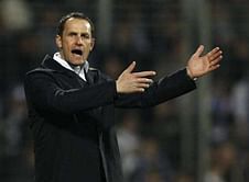 Former Germany player Herrlich takes over Leverkusen