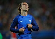 Man United target Griezmann signs new Atletico deal