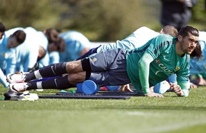 Soccer - Australian keeper Ryan joins Brighton for club record fee