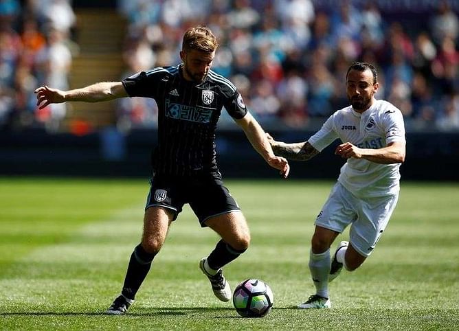 Captain Britton signs new deal at Swansea