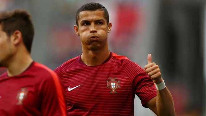 Ballack expects Ronaldo to stay at Real Madrid