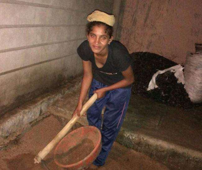 Yoga champ Damini Sahoo forced to work as a day labourer