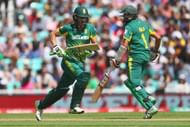 LONDON, ENGLAND - JUNE 03: Faf du Plessis and Hashim Amla of South Africa irun between the wickets during the ICC Champions trophy cricket match between Sri Lanka and South Africa at The Oval in London on June 3, 2017 (Photo by Clive Rose/Getty Images)