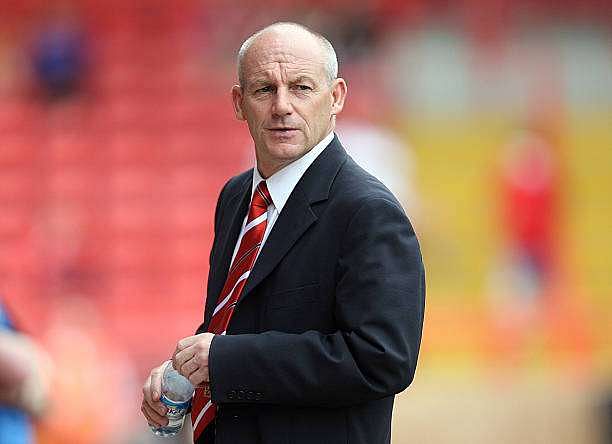 BRISTOL, ENGLAND - JULY 31:  Manager Steve Coppell of Bristol City looks on during the pre-season friendly match between Bristol City and Blackpool at Ashton Gate on July 31, 2010 in Bristol, England.  (Photo by Jan Kruger/Getty Images)