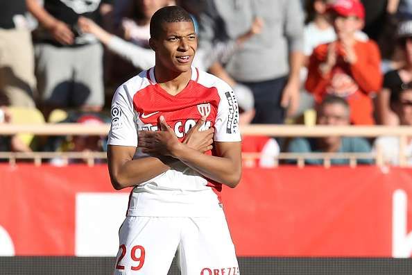 Reports: Real Madrid to allow superstar to join Manchester United to sign Mbappe