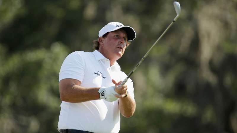 Mickelson pulls out of U.S. Open