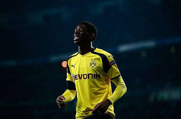 MADRID, SPAIN - DECEMBER 07: Ousmane Dembele of Borussia Dortmund reacts to missing a chance during the UEFA Champions League Group F match between Real Madrid CF and Borussia Dortmund at the Bernabeu on December 7, 2016 in Madrid, Spain.  (Photo by Gonzalo Arroyo Moreno/Getty Images)