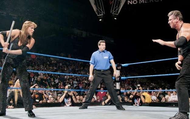 Stephanie McMahon vs Vince McMahon