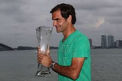 Roger Federer says Andy Murray's reign as No. 1 at risk