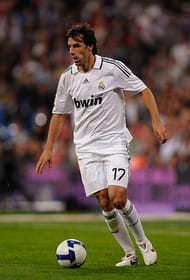 MADRID, SPAIN - OCTOBER 05: Ruud Van Nistelrooy of Real Madrid in action during the La Liga match between Real Madrid and Espanol at the Santiago Bernabeu stadium on October 5, 2008 in Madrid, Spain. (Photo by Denis Doyle/Getty Images)