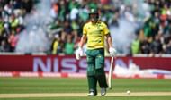 BIRMINGHAM, ENGLAND - JUNE 07: South Africa captain AB de Villiers leaves the field after being dismissed by Imad Wasim of Pakistan during the ICC Champions Trophy match between Pakistan and South Africa at Edgbaston on June 7, 2017 in Birmingham, England. (Photo by Gareth Copley/Getty Images)