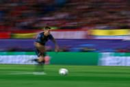 MADRID, SPAIN - MAY 10: Toni Kroos of Real Madrid runs with the ball during the UEFA Champions League Semi Final second leg match between Club Atletico de Madrid and Real Madrid CF at Vicente Calderon Stadium on May 10, 2017 in Madrid, Spain. (Photo by Gonzalo Arroyo Moreno/Getty Images)