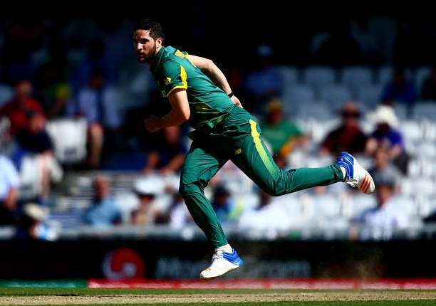 LONDON, ENGLAND - JUNE 03:  Wayne Parnell of South Africa bowls during the ICC Champions Trophy match between Sri Lanka and South Africa at The Kia Oval on June 3, 2017 in London, England.  (Photo by Jordan Mansfield/Getty Images)