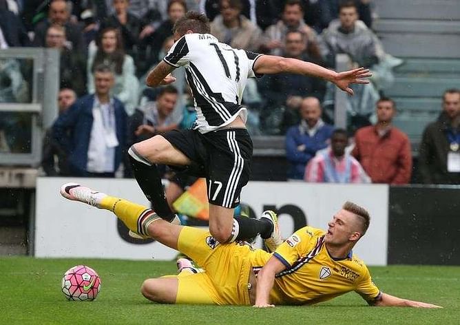 Slovakia defender Skriniar joins Inter from Sampdoria
