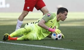 Juventus sign Arsenal goalkeeper Szczesny