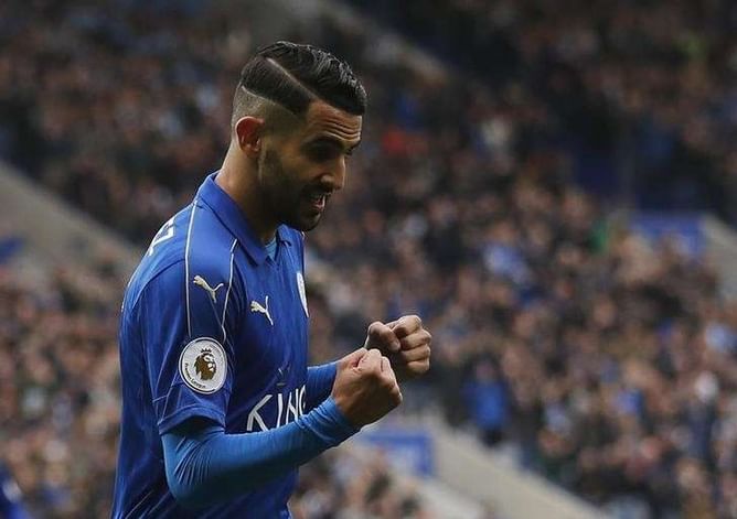 Leicester knock back Roma bid for Mahrez