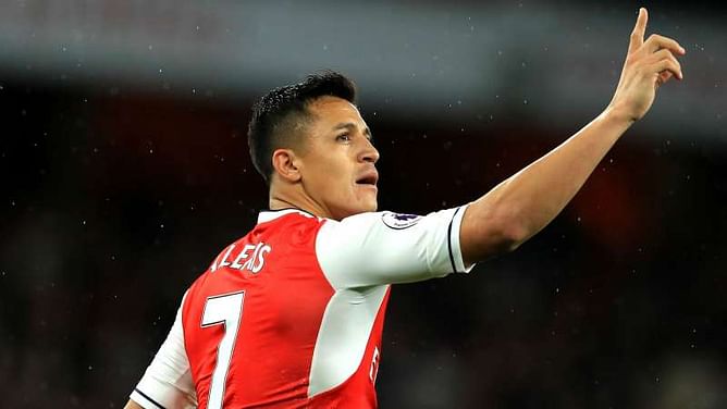 Mertesacker wants 'X-factor' Sanchez to stay at Arsenal