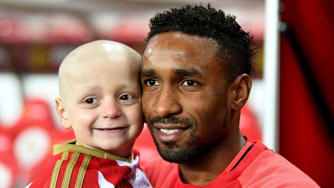Sunderland fan Bradley Lowery dies after cancer battle