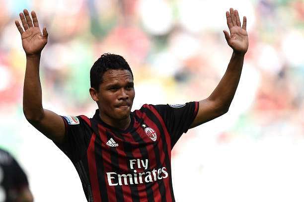 MILAN, ITALY - APRIL 09:  Carlos Bacca of Milan celebrates after scoring his team's third goal during the Serie A match between AC Milan and US Citta di Palermo at Stadio Giuseppe Meazza on April 9, 2017 in Milan, Italy.  (Photo by Tullio M. Puglia/Getty Images)