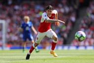 LONDON, ENGLAND - MAY 21: Hector Bellerin of Arsenal in action during the Premier League match between Arsenal and Everton at Emirates Stadium on May 21, 2017 in London, England. (Photo by Clive Mason/Getty Images)