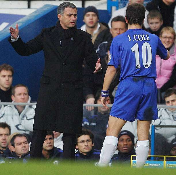 LONDON - DECEMBER 10:  Jose Mourinho manager of Chelsea gives instructions to Joe Cole during the FA Barclays Premiership match between Chelsea and Wigan Athletic at Stamford Bridge on December 10, 2005 in London, England.  (Photo by Mike Hewitt/Getty Images)
