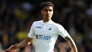 Naughton extends Swansea stay until 2020