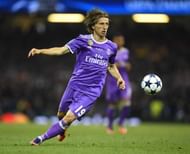 CARDIFF, WALES - JUNE 03: Luka Modric of Real Madrid in action during the UEFA Champions League Final between Juventus and Real Madrid at National Stadium of Wales on June 3, 2017 in Cardiff, Wales. (Photo by Laurence Griffiths/Getty Images)