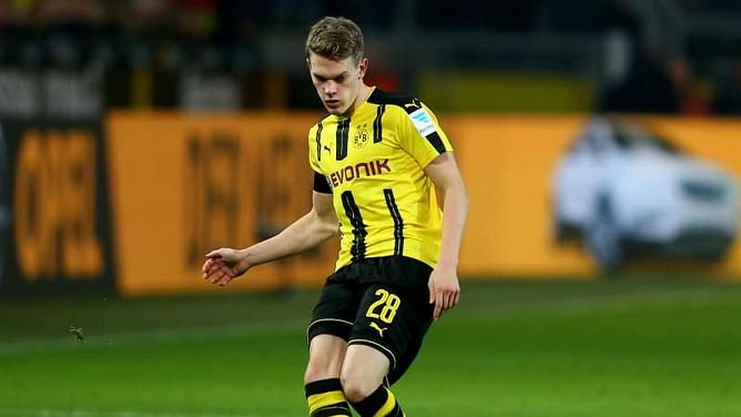Gladbach to sign Ginter from Borussia Dortmund