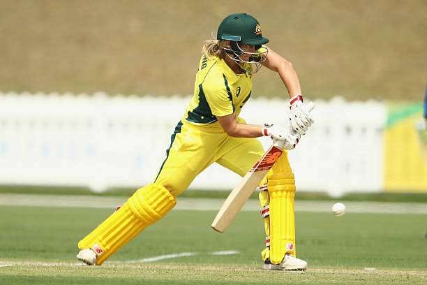 COFFS HARBOUR, AUSTRALIA - NOVEMBER 27: Meg Lanning of Australia bats during the women's One Day International match between the Australian Southern Stars and South Africa on November 27, 2016 in Coffs Harbour, Australia. (Photo by Mark Kolbe/Getty Images)