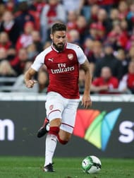 SYDNEY, AUSTRALIA - JULY 15: Olivier Giroud of Arsenal controls the ball during the match between the Western Sydney Wanderers and Arsenal FC at ANZ Stadium on July 15, 2017 in Sydney, Australia. (Photo by Matt King/Getty Images)