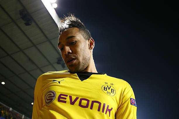 LONDON, ENGLAND - MARCH 17:  Pierre-Emerick Aubameyang of Borussia Dortmund celebrates victory with their fans after the UEFA Europa League round of 16, second leg match between Tottenham Hotspur and Borussia Dortmund at White Hart Lane on March 17, 2016 in London, England.  (Photo by Paul Gilham/Getty Images)