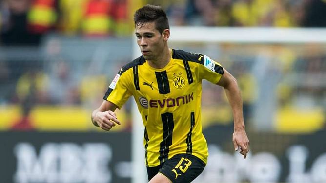Dortmund star Guerreiro out for up to four months
