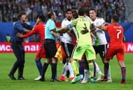 SAINT PETERSBURG, RUSSIA - JULY 02: The Germany and Chile players clash during the FIFA Confederations Cup Russia 2017 Final between Chile and Germany at Saint Petersburg Stadium on July 2, 2017 in Saint Petersburg, Russia. (Photo by Buda Mendes/Getty Images)