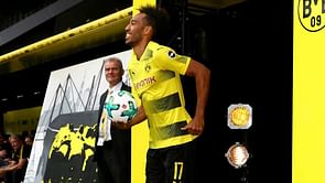 Aubameyang staying at Dortmund after considering China offer