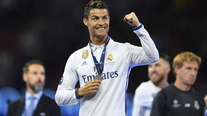 Cristiano Ronaldo back in training with Real Madrid