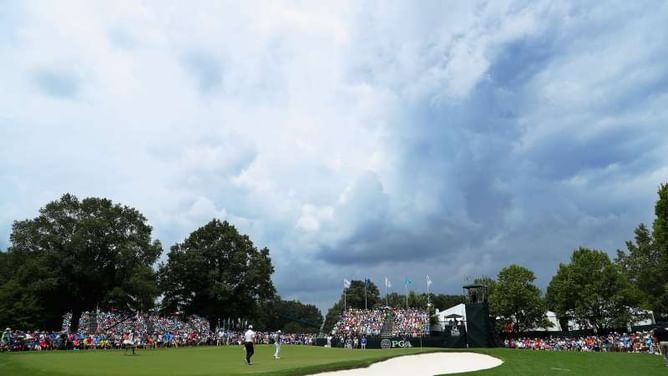 Matsuyama, Day make moves before play suspended at US PGA