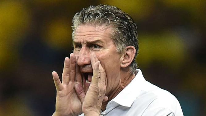 Saudi Arabia replace Van Marwijk with Bauza despite World Cup qualification