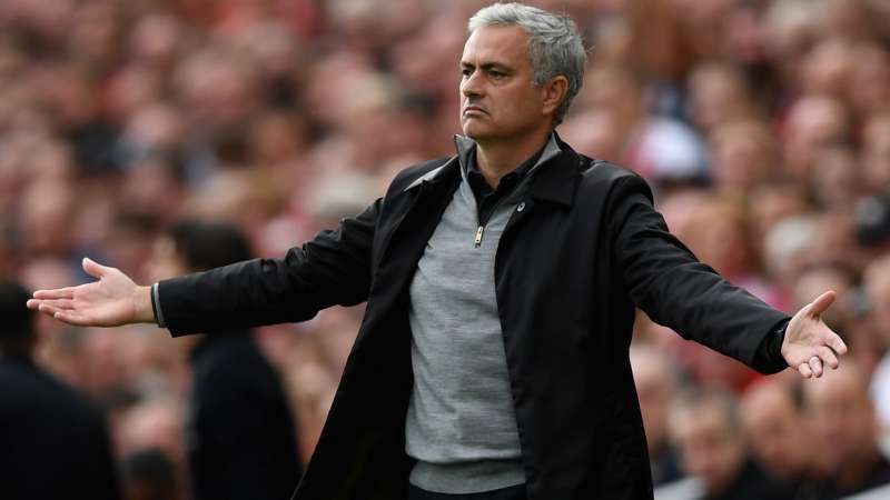 Mourinho is like Mayweather - Neville