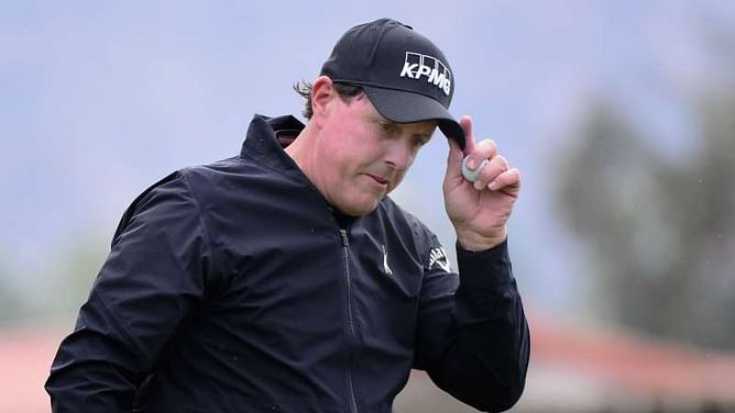 Mickelson's greatest escape? – Lefty's amazing top-50 streak continues