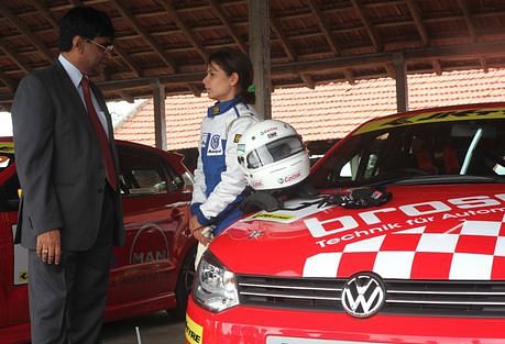 Mr K K Swamy, Vice-President and Managing Director, Volkswagen India, with Ms Alisha Abdullah, the only woman racer